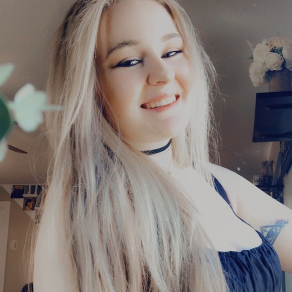 Meet your Posher, Mackenzie - Picture 4 of 4